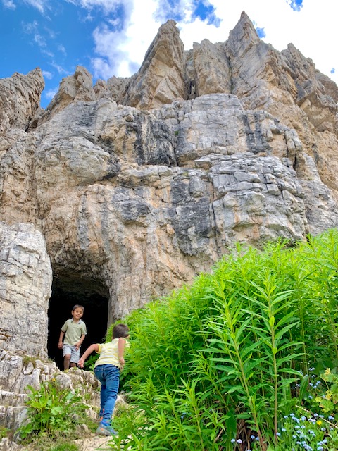 Tre Cime Hike caves